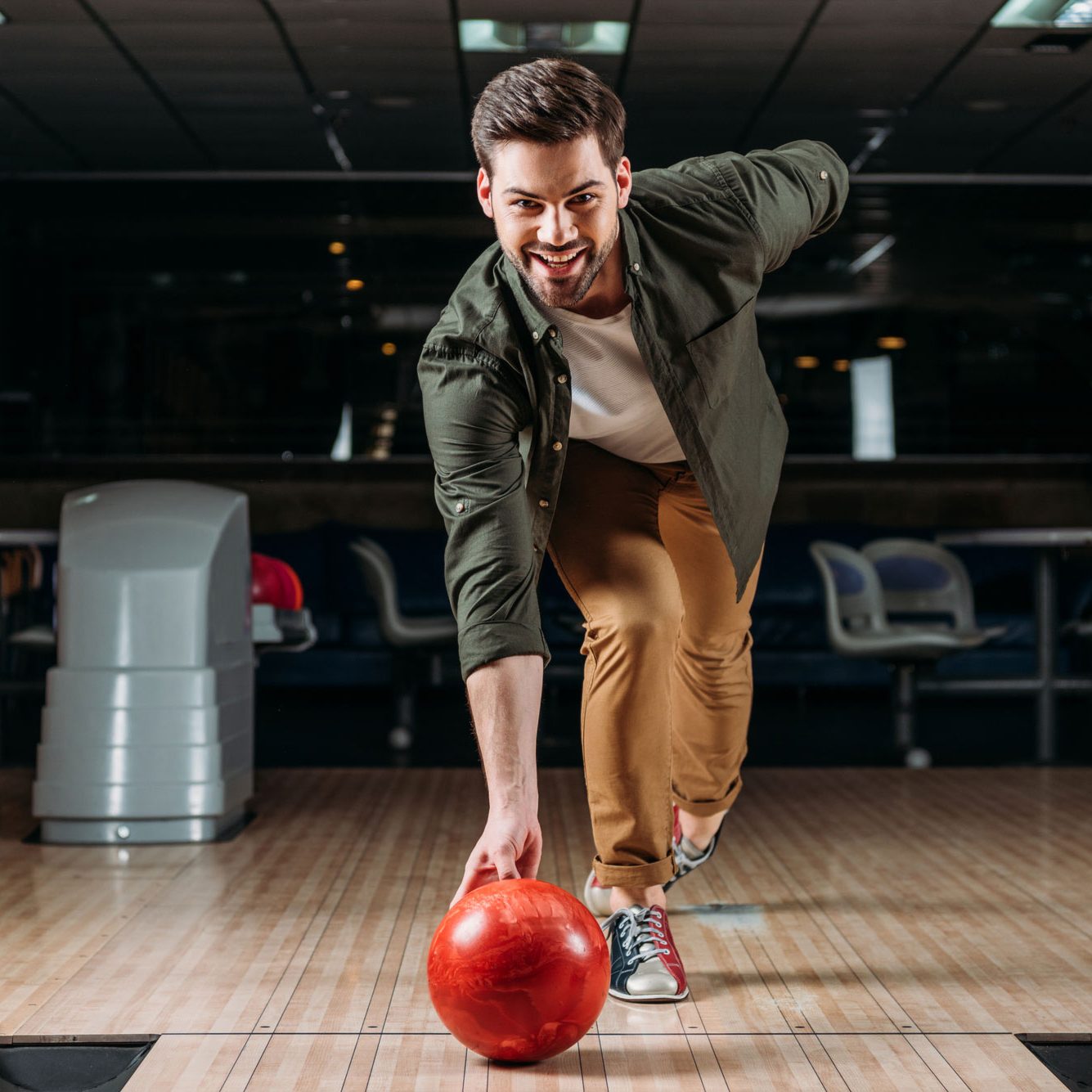 image-bowling-homme-salle-quilles-pincourt